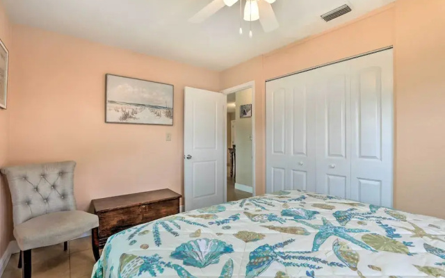 photo 5 of Bradenton Home w/ Beautiful Yard: 4 Mi to Downtown