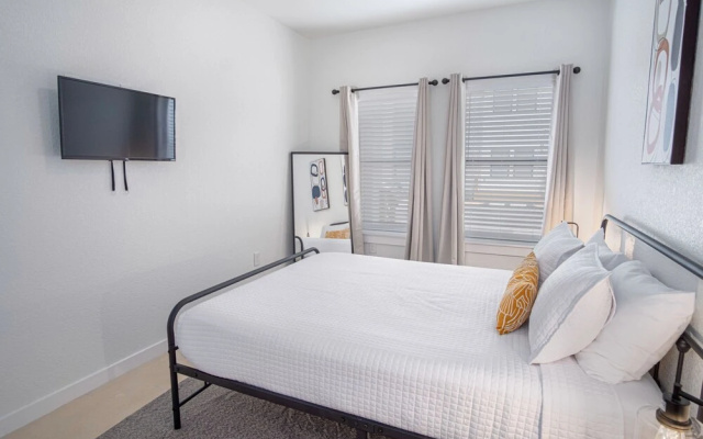 photo 4 of Elevate Your Stay at 3br/2.5ba Downtown Gem!