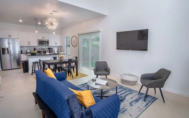 photo 2 of Elevate Your Stay at 3br/2.5ba Downtown Gem!