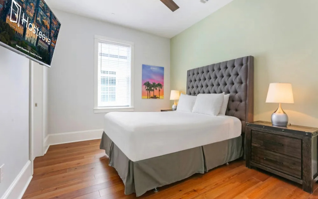 photo 4 of Modern 4 BR Condo with Balcony & Pool - Near FQ