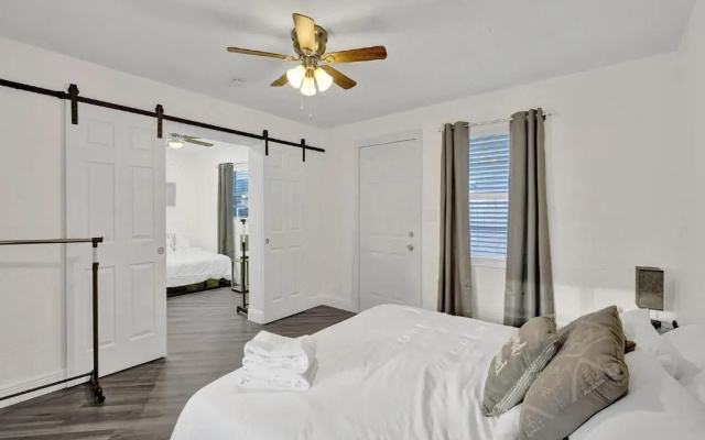 photo 3 of BRAND NEW 4Bed/2Bath - Renovated Luxury Stay
