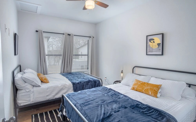 photo 5 of Trendy & Upscale 3br/2.5ba Home Close to Downtown