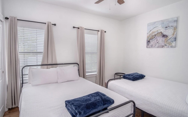 photo 4 of Refreshing Stay Awaits 3BR Home w/ Outdoor Seating