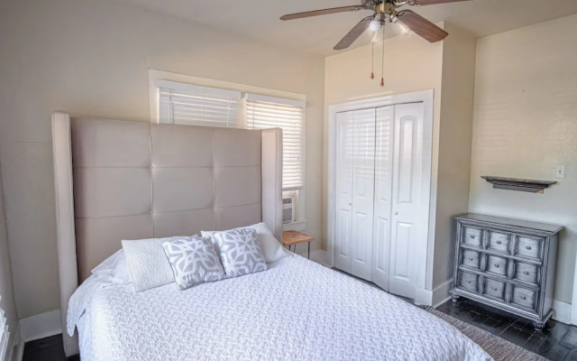 photo 2 of Brand New Listing!cozy Historic House 5mindt