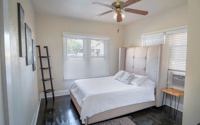 photo 3 of Brand New Listing!cozy Historic House 5mindt