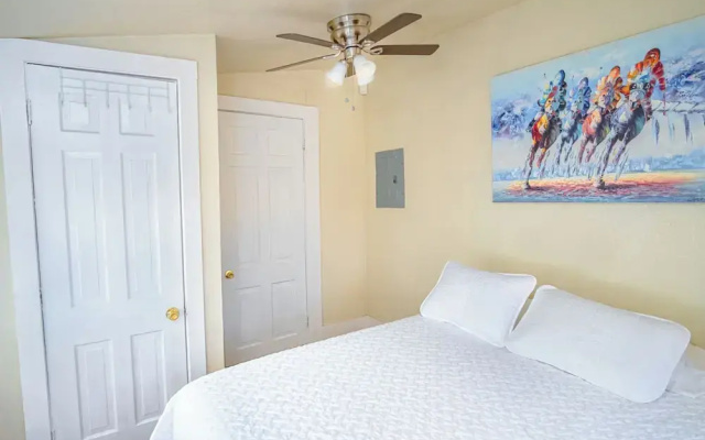 photo 5 of Brand New Listing!cozy Historic House 5mindt
