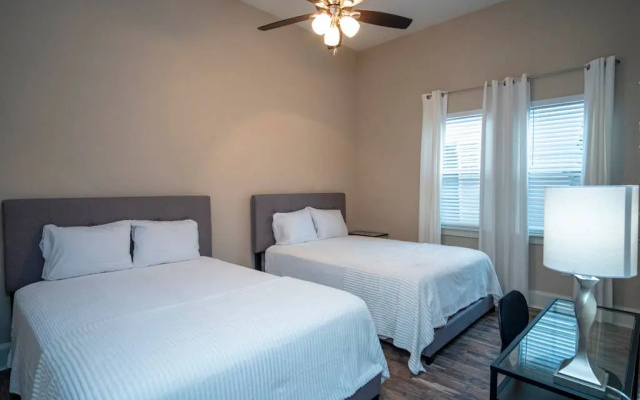 photo 3 of BRAND NEW Luxury Impressive House Near Downtown!