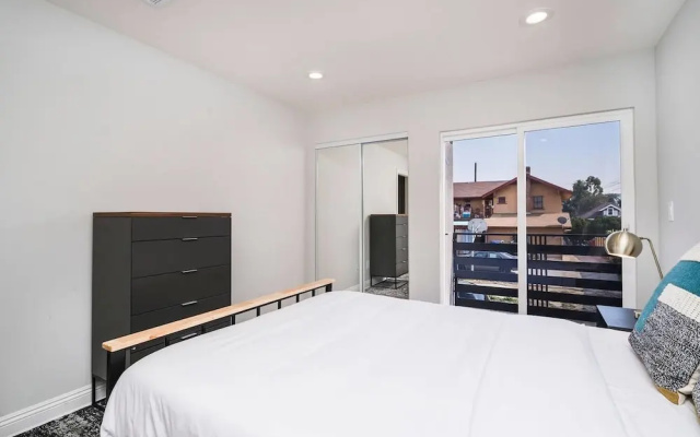 photo 4 of Brand NEW Modern Luxury 3bdr Townhome In Silver Lake