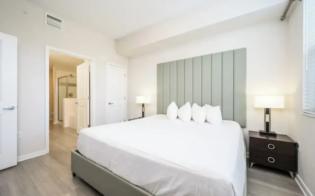 photo 4 of Brand New Modern Vista Cay Reserve Condo - 5008