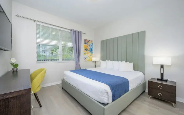 photo 5 of Epic Universe Brand New Modern Vista Cay Reserve Condo - 6005