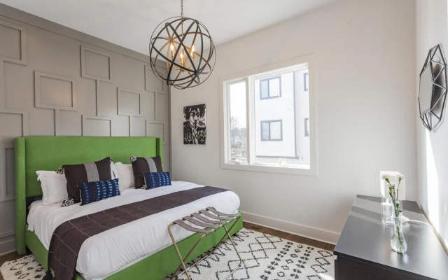 photo 2 of Ech2 - Perfect Palace in City Heights With Rooftop Terrace and Tons of Space!