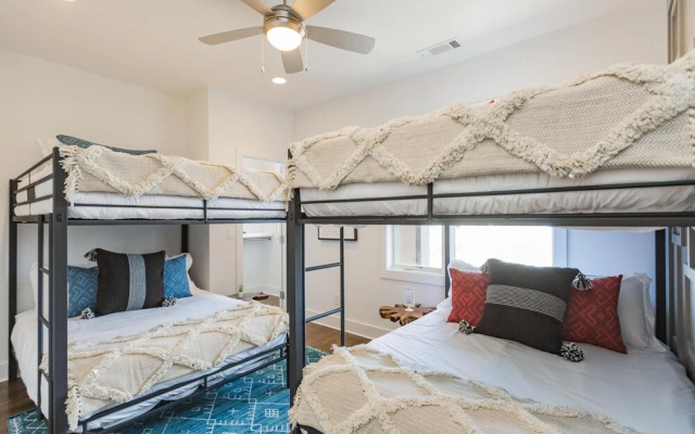 photo 3 of Ech2 - Perfect Palace in City Heights With Rooftop Terrace and Tons of Space!