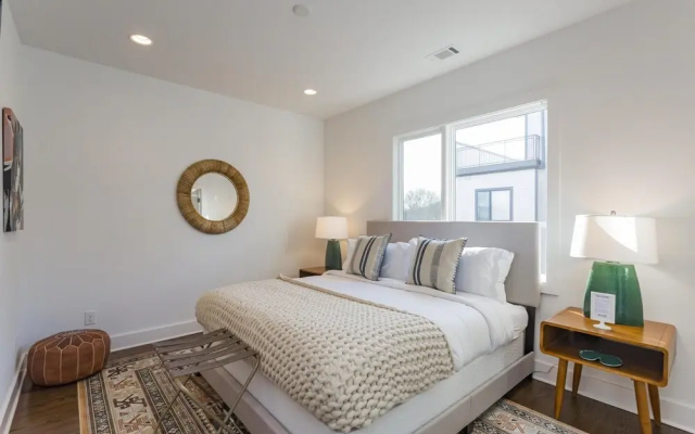 photo 4 of Ech2 - Perfect Palace in City Heights With Rooftop Terrace and Tons of Space!