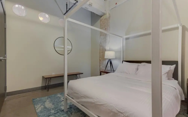 photo 2 of Brand New Stunning Unit Downtown