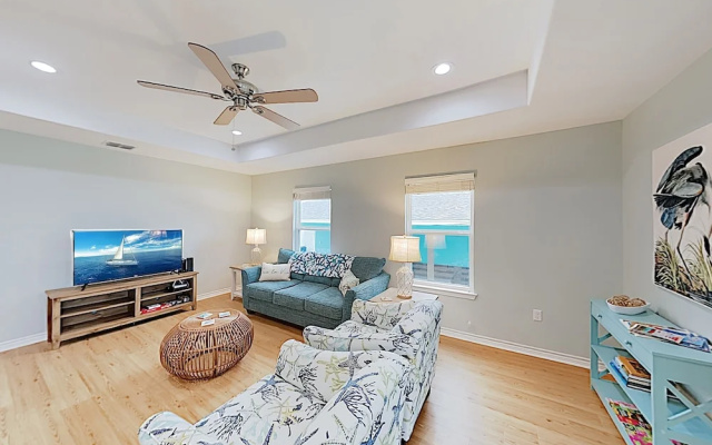 photo 2 of Brand-new Getaway W/ Screened Porch - Walk To Bay! 2 Bedroom Home