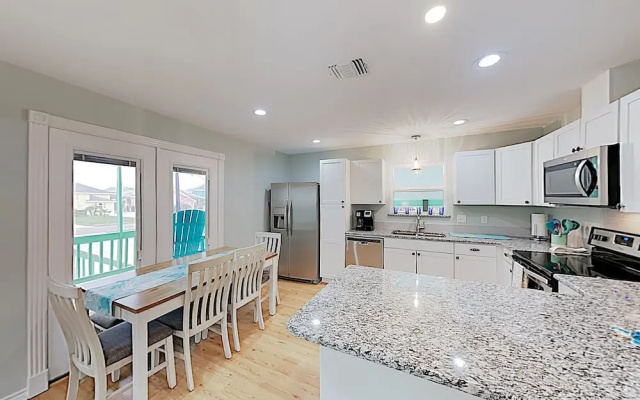photo 5 of Brand-new Getaway W/ Screened Porch - Walk To Bay! 2 Bedroom Home