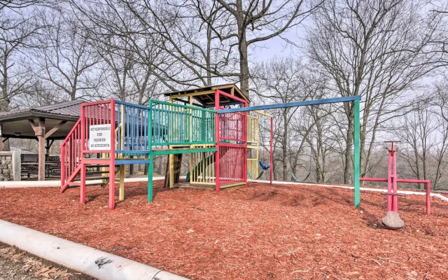 photo 5 of Family-friendly Condo: 1 Mi to Silver Dollar City!