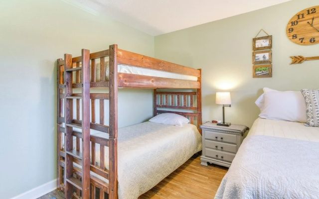 photo 2 of Branson Condo w/ Views - Near Silver Dollar City!