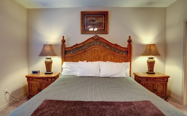 photo 3 of Branson Condo Resorts (behind Andy Williams Theater)