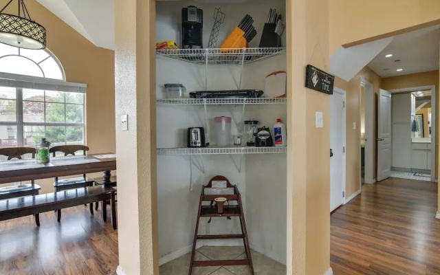 photo 2 of Branson Condo w/ Pool: 2 Mi to Table Rock Lake
