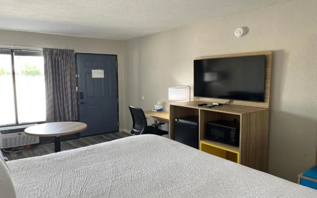 photo 5 of Days Inn by Wyndham Branson Ozarks