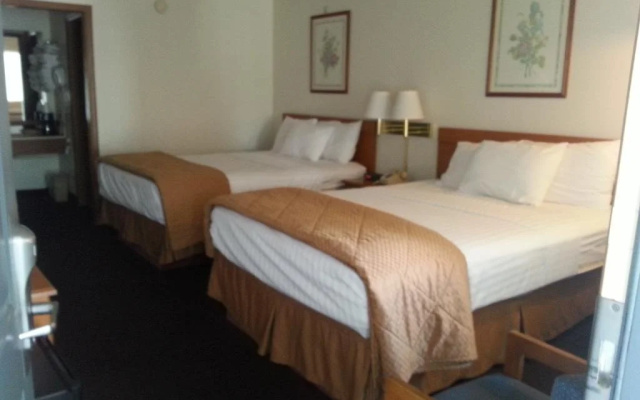 photo 2 of Branson Plantation Inn
