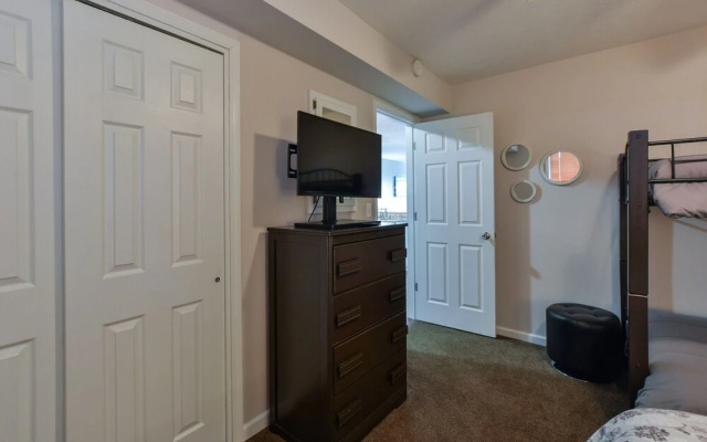 photo 2 of Branson Treehouse Retreat 2 Bedroom Condo