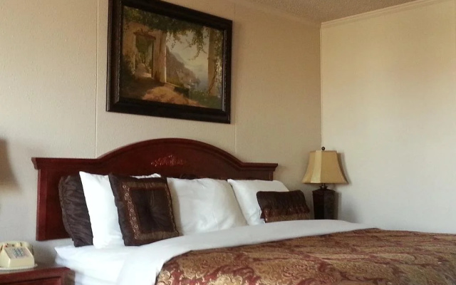 photo 4 of Ramada by Wyndham Branson