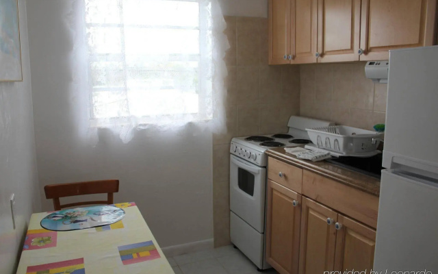 photo 3 of Breakaway Inn