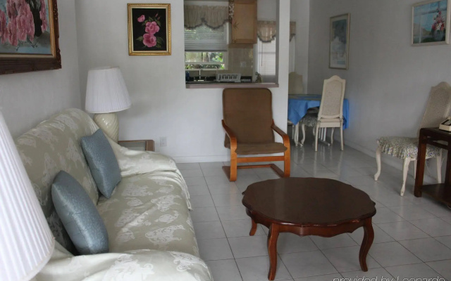 photo 4 of Breakaway Inn