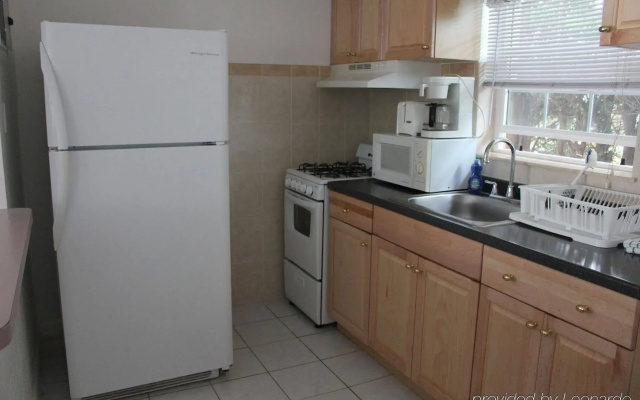 photo 5 of Breakaway Inn