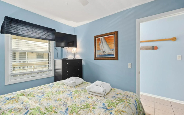 photo 4 of Breakers 320