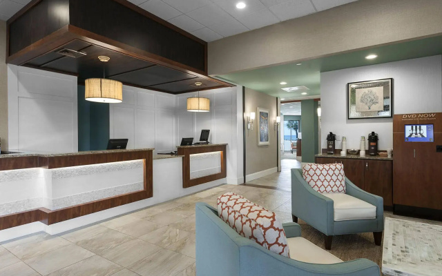photo 2 of Breakers Oceanfront Boutique Resort on 27th