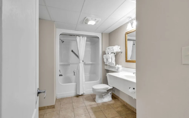 photo 3 of Breathtaking 2BR w Oceanview