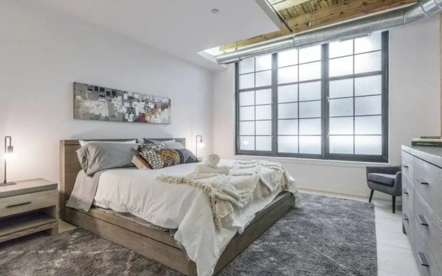 photo 4 of Breathtaking 6 BDR Luxury Condo Downtown Chicago