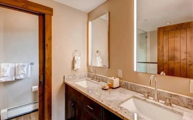 photo 4 of Spacious 4 Bedroom Vacation Rental in Convenient Location with Scenic Views, Pool, Hot Tub