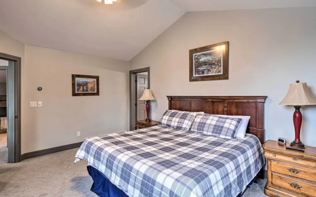 photo 5 of Breckenridge Home w/ Hot Tub < 5 Mi to Resort