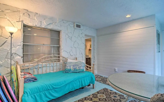 photo 3 of Breezy & Beachy Belleair Condo: 12 Steps to Shore!