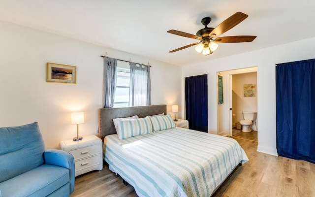 photo 4 of Breezy Englewood Condo w/ Community Pool!