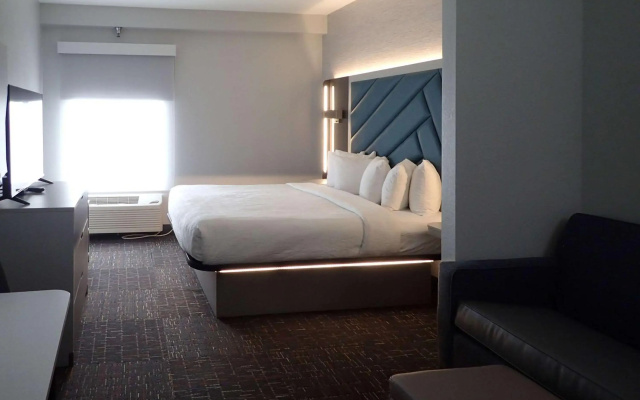 photo 3 of Brentwood Suites Nashville, an Ascend Collection Hotel