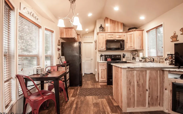 photo 2 of Bretz Bungalow Apartment 1
