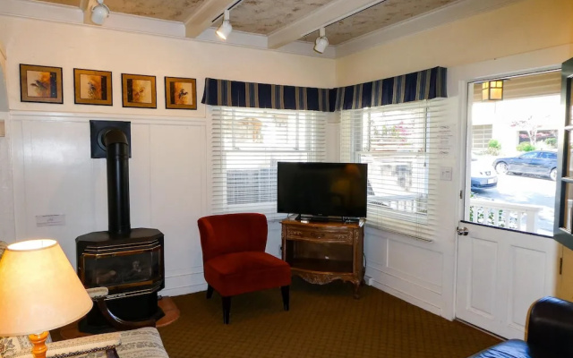 photo 2 of Briarwood Inn