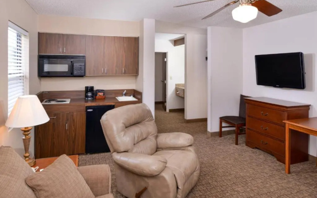 photo 4 of Briarwood Inn Of Geneva