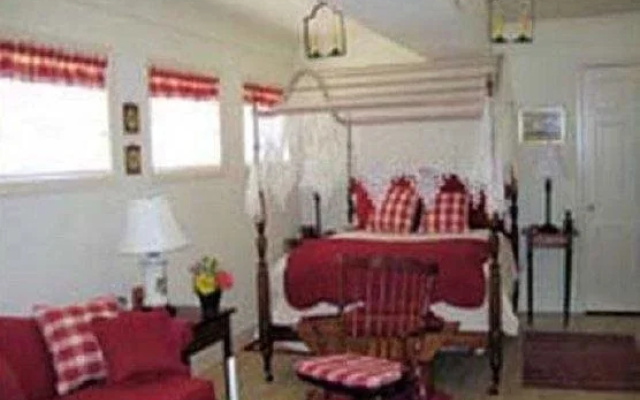 photo 2 of Brick House Inn