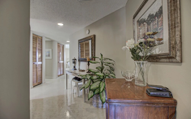 photo 2 of Bridgeport Condominiums