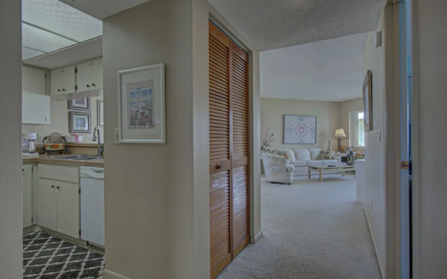 photo 3 of Bridgeport Condominiums