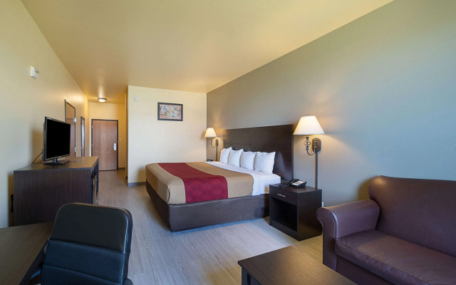 photo 3 of Econo Lodge Inn & Suites Bridgeport