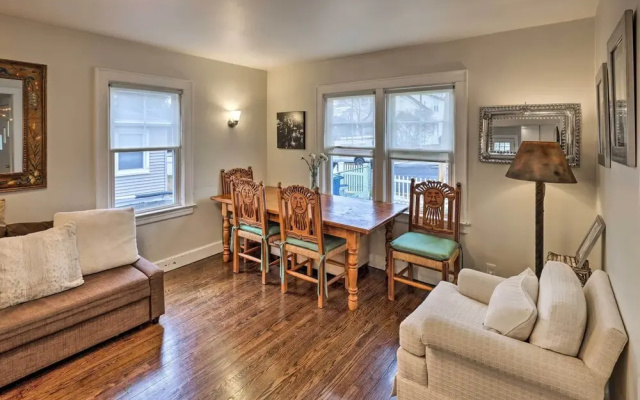 photo 4 of Bridgeport Vacation Rental - Walk to Beach!