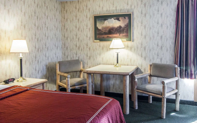 photo 4 of Bridgeway Inn & Suites Portland Airport