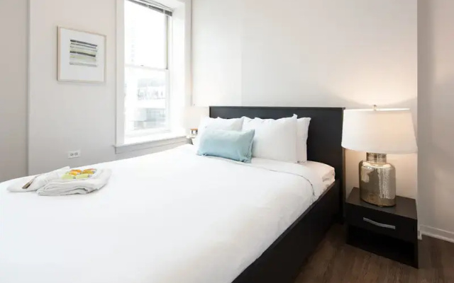 photo 2 of Bright 1BR in the South Loop by Sonder